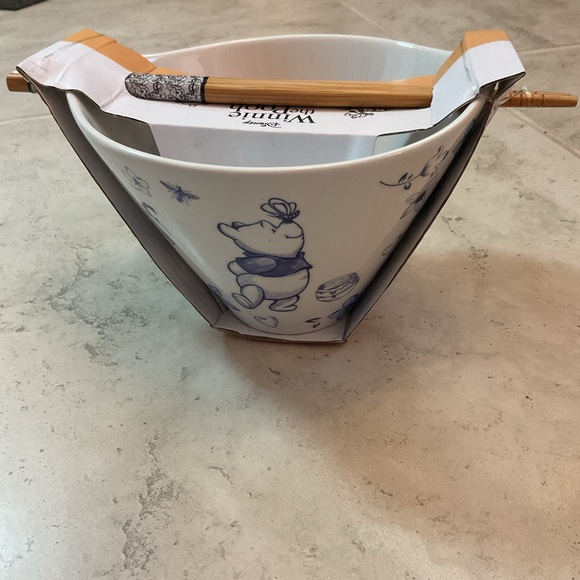 Disney Winnie the Pooh Noodle Bowl with Chopsticks NWT - Picture 3 of 6